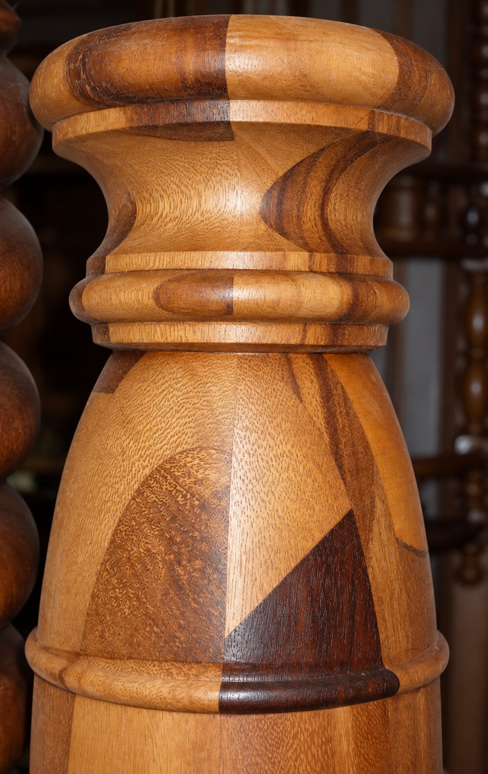 Detalle de la base de una columna torneada
